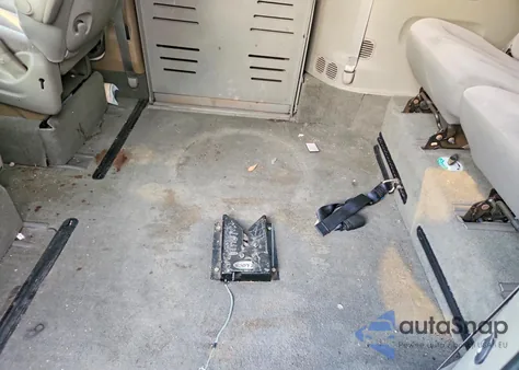 2002 Chrysler Town & Country Lx из США, поврежденный, VIN 2C4GP443X2R587886